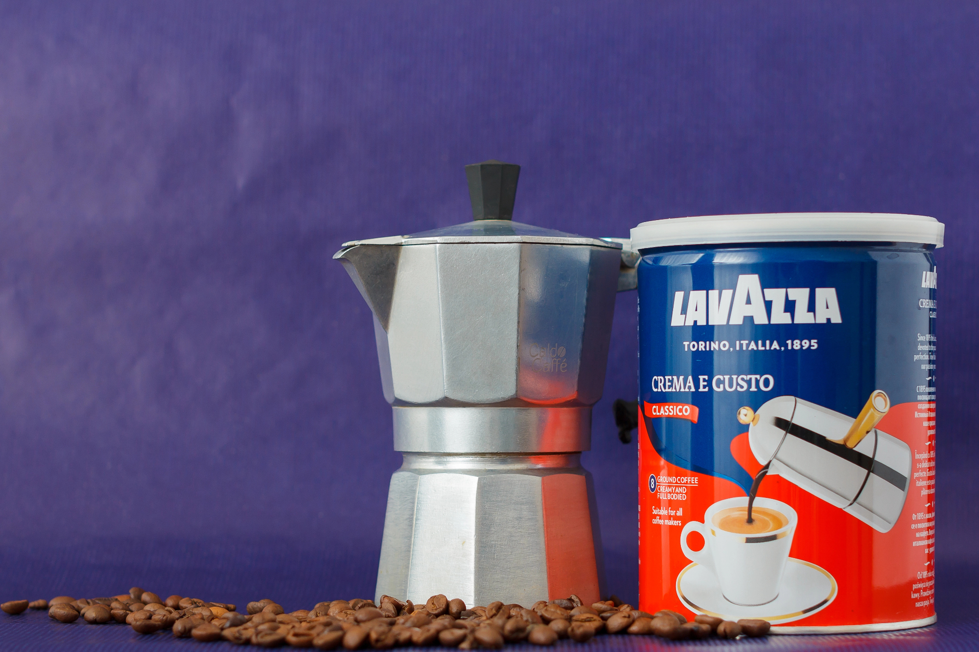 Kavna mešanica lavazza zagotovi popolne uspeh kavarne